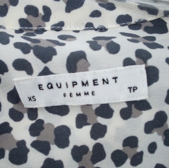 Damaged Equipment 100% Silk White Black Leopard Button Down Blouse XS Material - Picture 2 of 9